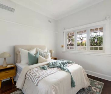 Proud double-fronted home on expansive block - Photo 6