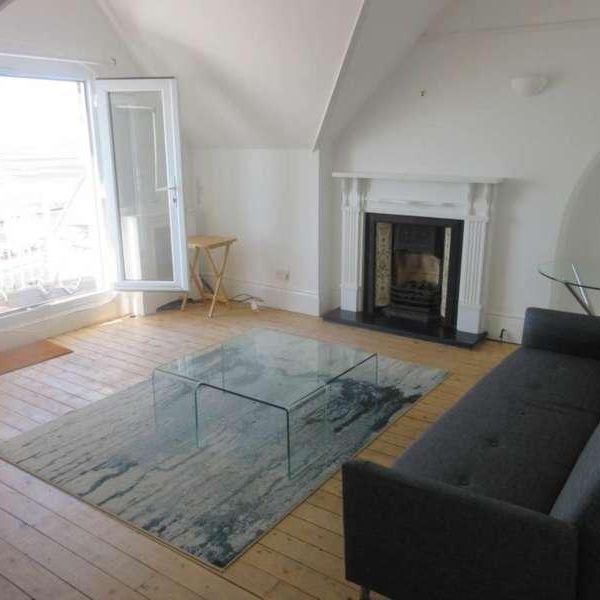 The Leas, Westcliff On Sea, SS0 - Photo 1