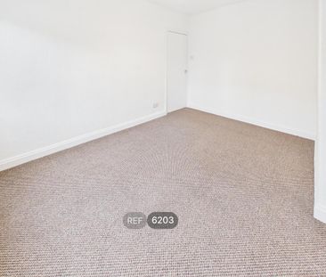 3 bedroom property to rent - Photo 2