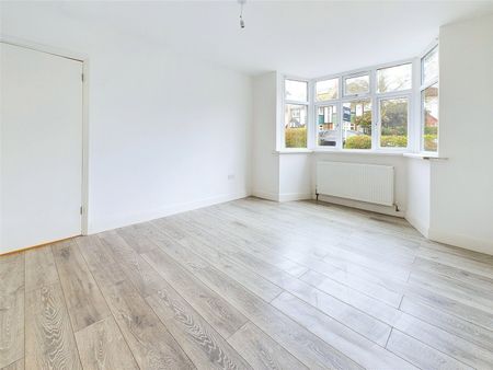 River Way, Twickenham, TW2 - Photo 2