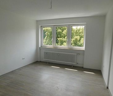 Nachmieter zum 15.09.2023 gesucht: Helle 2-Zi.-Whg. mit modernem Bad und Balkon - Photo 1