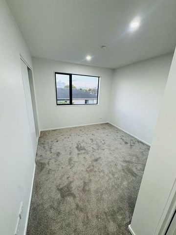 Stylish 4BR New Build in Half Moon Bay - Photo 4