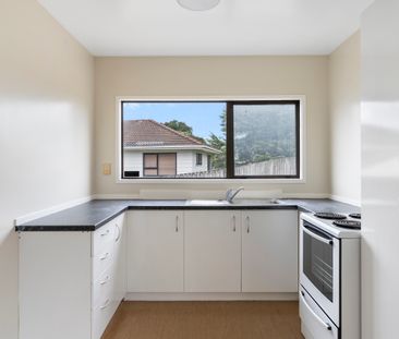 Tidy three bedroom home! - Photo 2