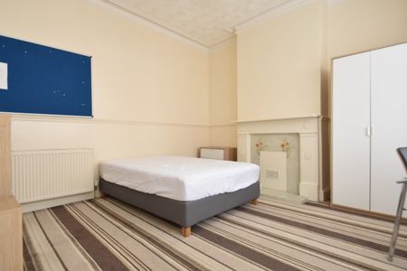 5 bedroom terraced house to rent - Photo 4