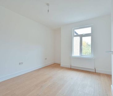2 bedroom maisonette to rent - Photo 2