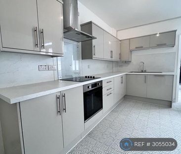 5 bedroom semi-detached house to rent - Photo 6
