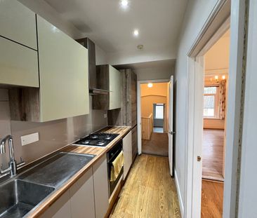 2 Bed Flat, Barking Road, E13 - Photo 4