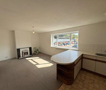 Bentley, Farnham, Hampshire, GU10 - Photo 3