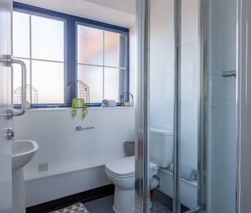 Silver Ensuite - Photo 2