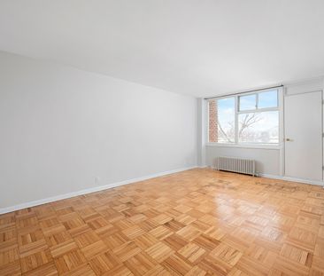 Crown Hill Place Apartments — Etobicoke1 Bedroom - Photo 3