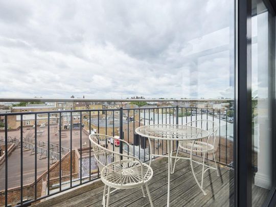 2 bedroom flat to rent - Photo 1