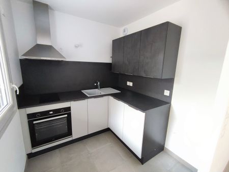 Résidence Carré des Sacres, appartement de type 2 de 56.90 m2 avec balcon de 11.40 m2 et garage. - Photo 2