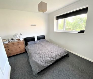 Ashbourne Crescent, Taunton - Photo 5