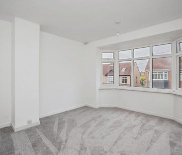 3 bedroom house to rent Leigh Road, Fareham, Hampshire, PO16 - Photo 2