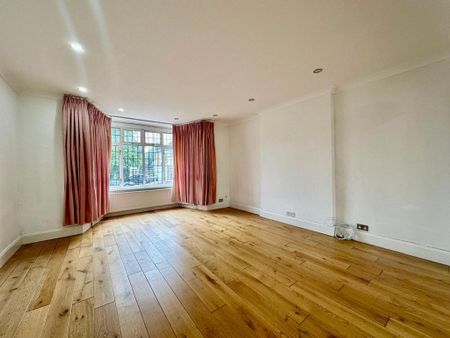 5 bedroom detached house to rent - Photo 4