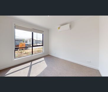 15 Goderich Street, Munno Para Downs, SA 5115 - Photo 3