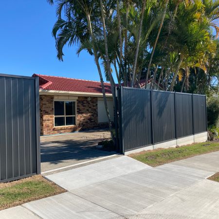 Freshly painted! - Photo 3