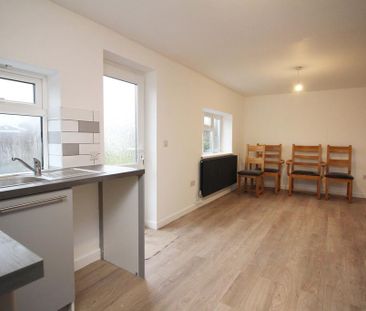 2 bedroom bungalow to rent - Photo 2