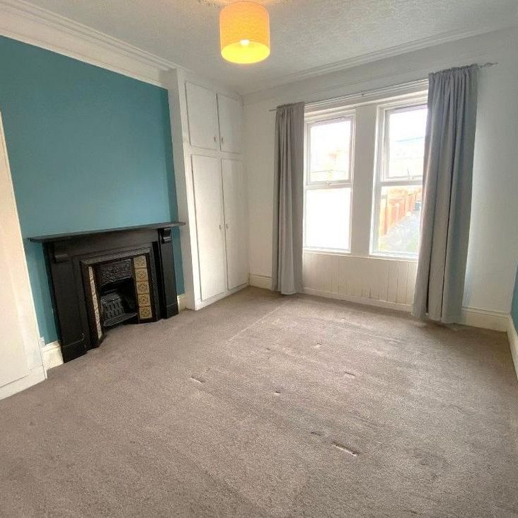 3 bedroom flat to rent - Photo 1