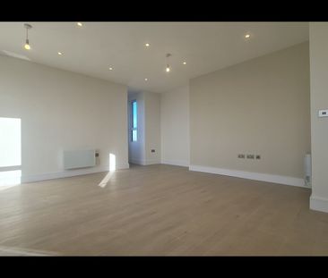 2 Bed Flat, Raffles House, NW4 - Photo 2