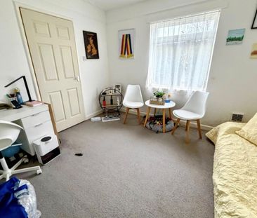 Middleton Park Avenue - Photo 6