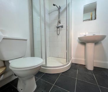 1 bedroom in a house share to rent - Photo 4