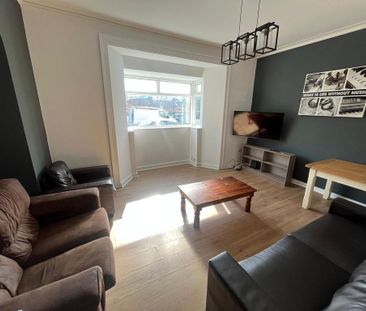 6 bedroom terraced house to rent - Photo 2