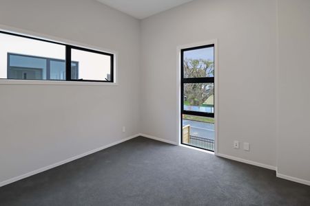 Naenae Living - Photo 3