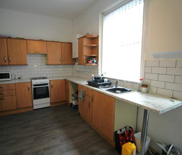 Terraced House to rent on - Photo 4
