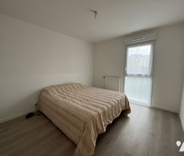 LE RHEU - Maison en lotissement - 2 chambres - jardinet - Photo 3