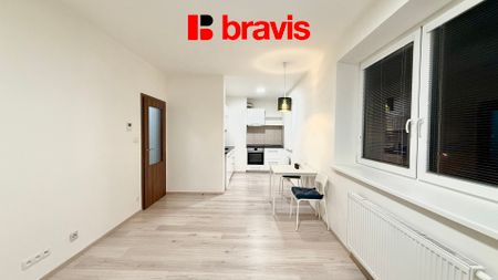 Pronájem bytu 1+kk a garsoniéry 33 m², Brno Žebětín - Photo 2