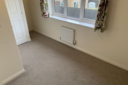 Tamarisk Drive, Caister-on-Sea, GREAT YARMOUTH - Photo 4