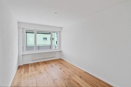Gepflegte 4.5-Zimmer-Wohnung mit Balkon in Bülach - Photo 4