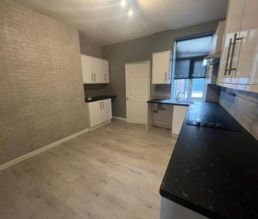 2 bedroom semi-detached house to rent - Photo 6