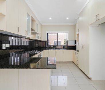 Beautiful Family Home! - Photo 4