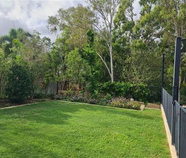 EXECUTIVE AND MODERN 4 BEDROOM HOME + POOL - Photo 1