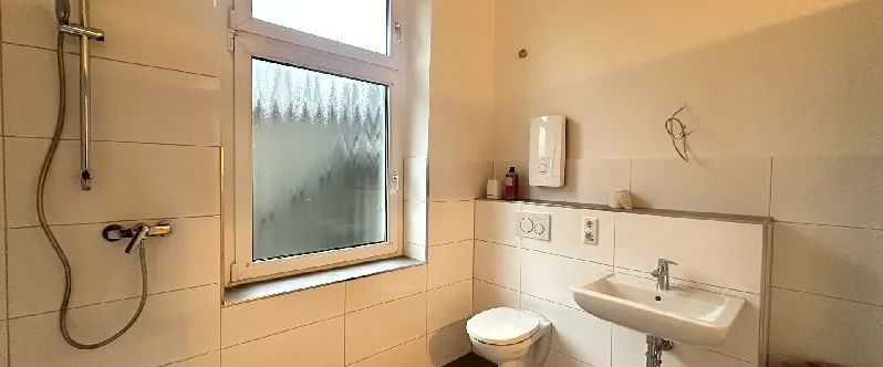 SCHÖNE 2-ZIMMER WOHUNG IN EINEM CHARMANTEN ALTBAU ZUMIETEN! - Foto 1