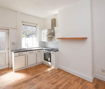 3 bed House - Terraced for Rent - Photo 2