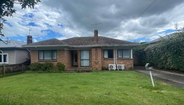 4 Bedroom Brick and Tile Property!! - Photo 1