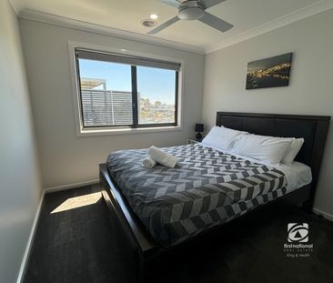 WATERFRONT LIVING - Photo 6