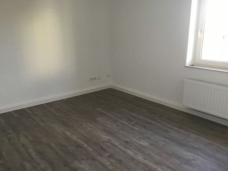 Renovierte 2,5 Zimmerwohnung mit Balkon gesucht?! - Photo 4