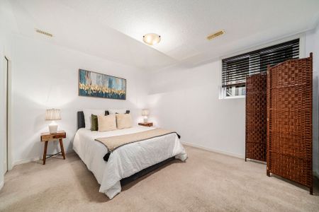 For Lease - 58 Steele Park Private, Cyrville - Carson Grove - Pineview, Ontario - Photo 3