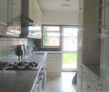 Property to rent - Photo 2