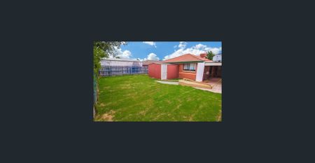 Charming 3-Bedroom Home with Modern Comforts - Photo 4