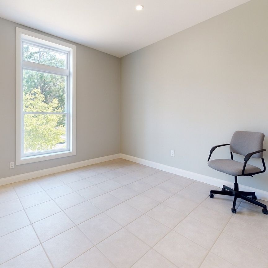 821-23 2e Rue, Saint-Jean-sur-Richelieu, QC J2X - Photo 1