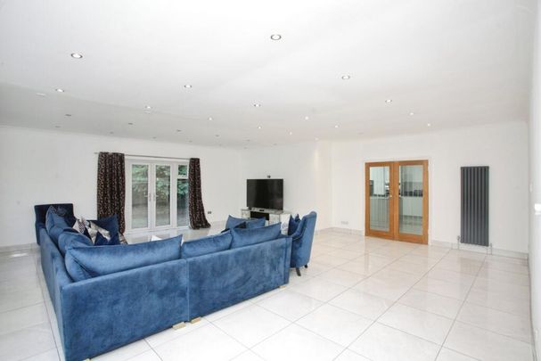 4 bedroom detached house to rent - Photo 1