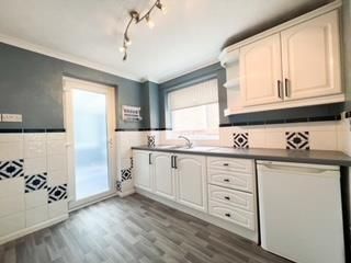 3 bedroom detached house to rent - Photo 5