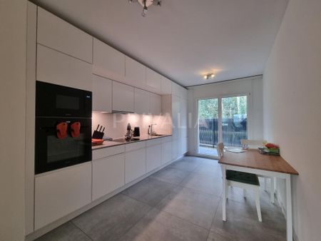 Beautiful garden-level apartment in a secure residence - Foto 4