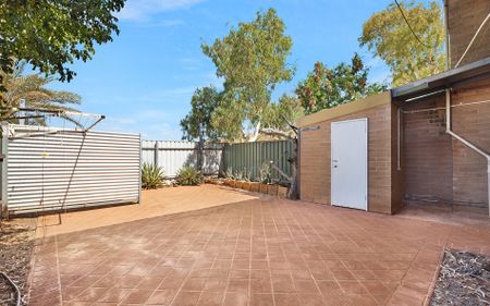 Low-Maintenance 3-Bedroom Townhouse in Bulgarra - Photo 5