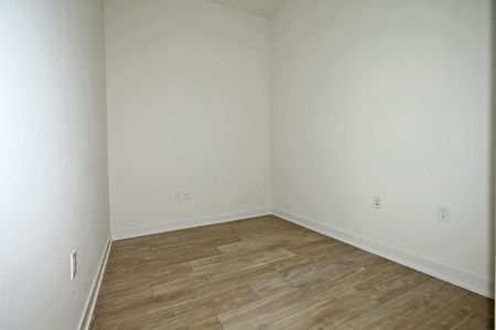 For Lease - 27 Bathrust Street Unit# 404W, Toronto, Ontario - Photo 4